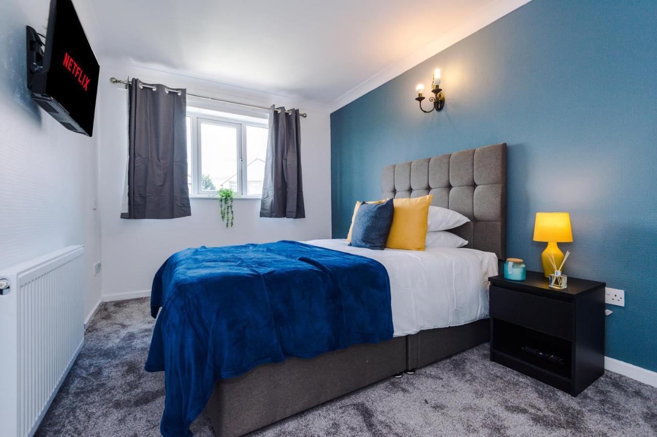 Family Friendly 3-Bed Home With Free Parking On Site Huddersfield Luaran gambar
