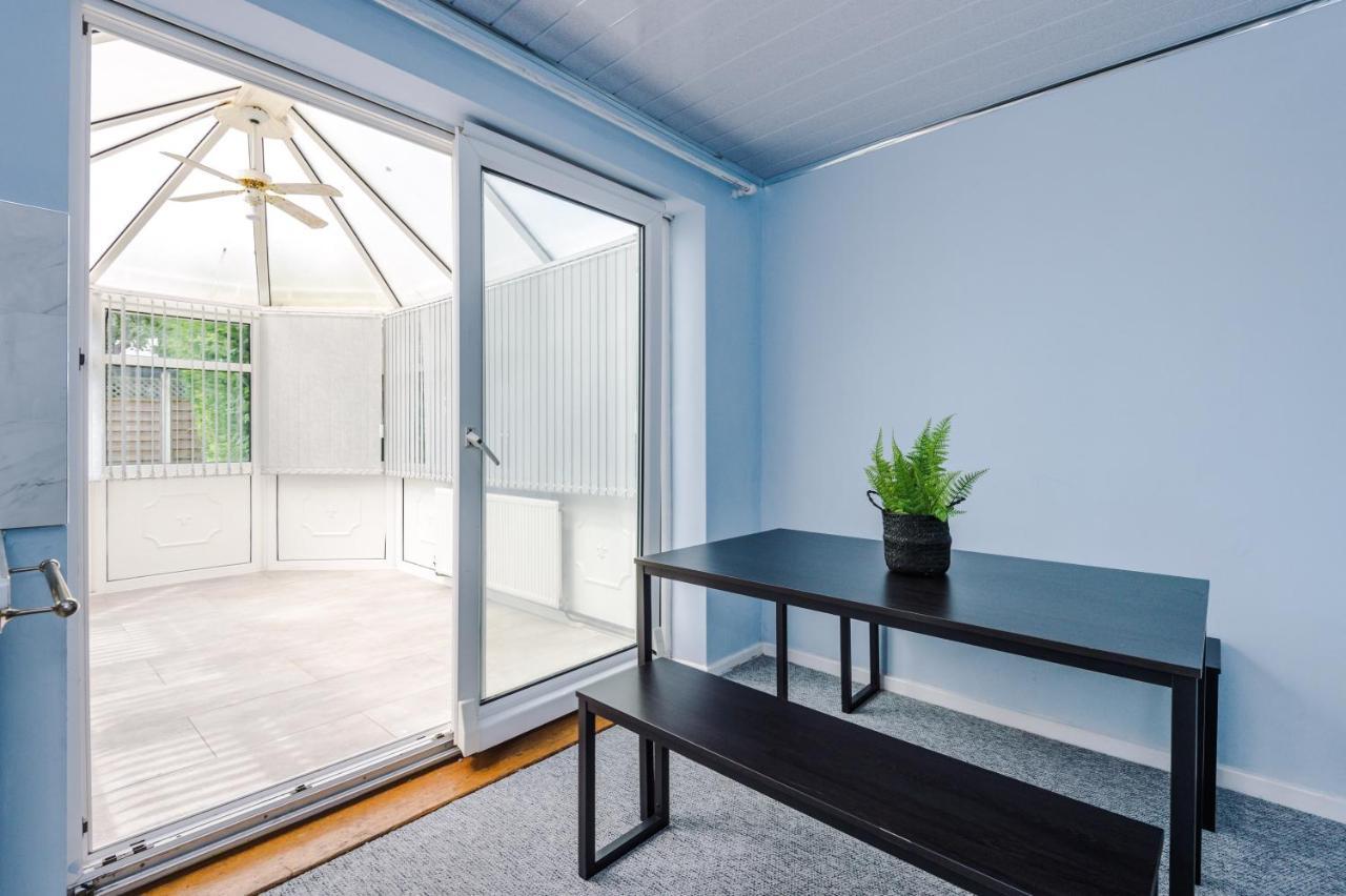Family Friendly 3-Bed Home With Free Parking On Site Huddersfield Luaran gambar