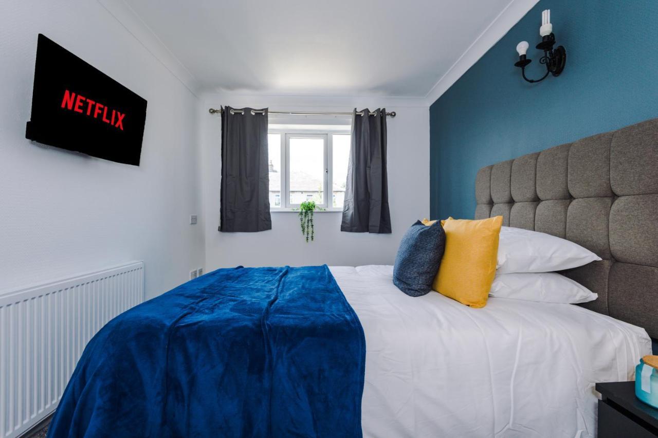 Family Friendly 3-Bed Home With Free Parking On Site Huddersfield Luaran gambar