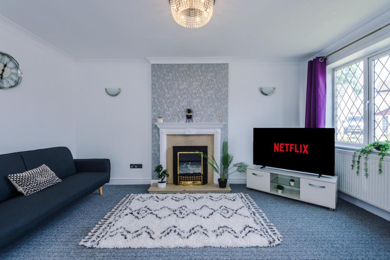 Family Friendly 3-Bed Home With Free Parking On Site Huddersfield Luaran gambar