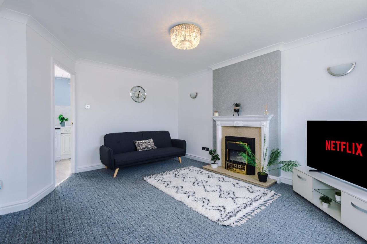 Family Friendly 3-Bed Home With Free Parking On Site Huddersfield Luaran gambar