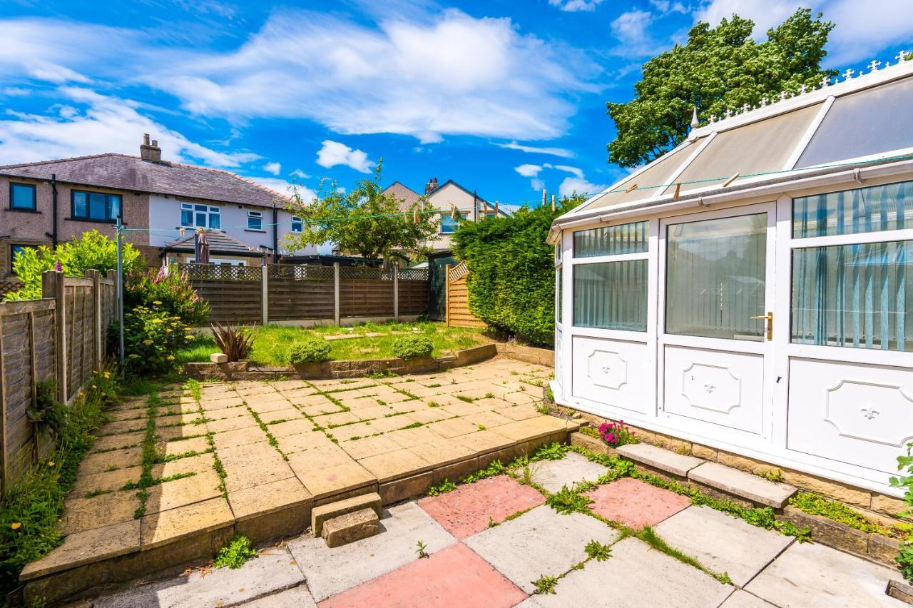 Family Friendly 3-Bed Home With Free Parking On Site Huddersfield Luaran gambar